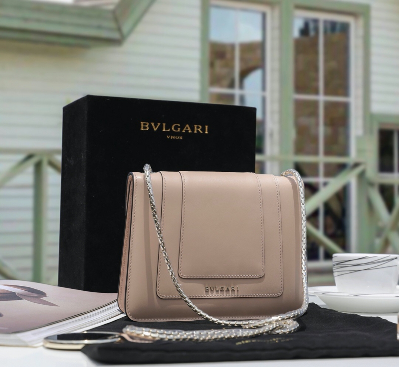 BVLGARI寶格麗 Serpenti Forever系列女包 翻蓋蛇頭包 奶茶色