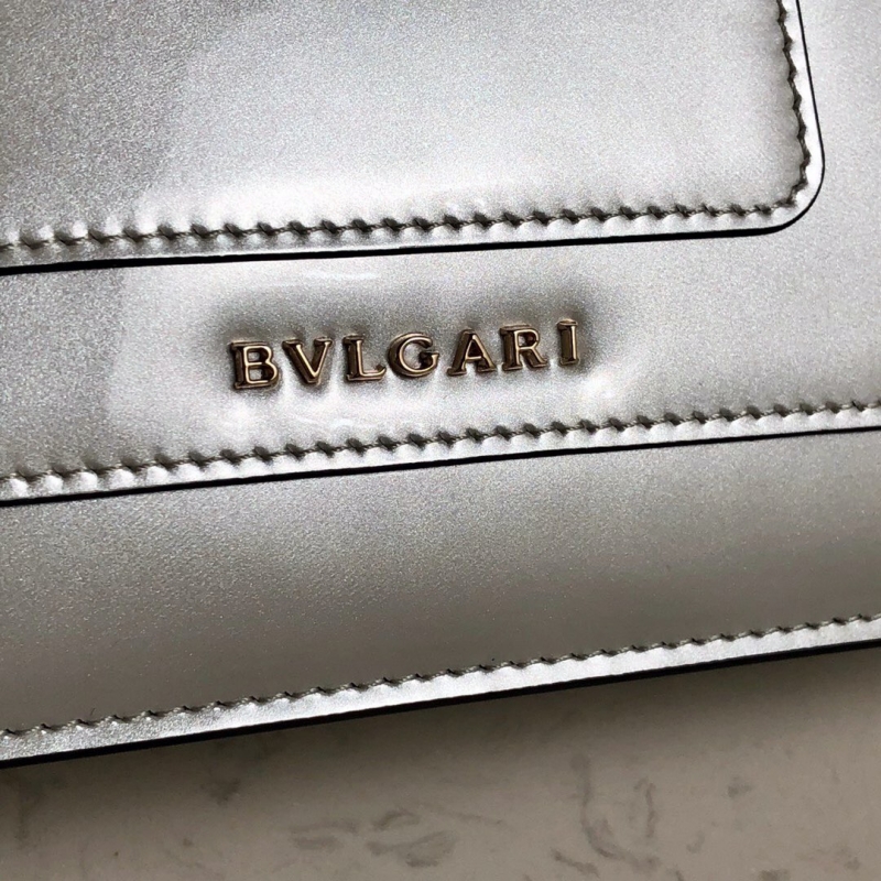 BVLGARI寶格麗 Serpenti Forever系列女包 漆皮蛇頭包 銀色