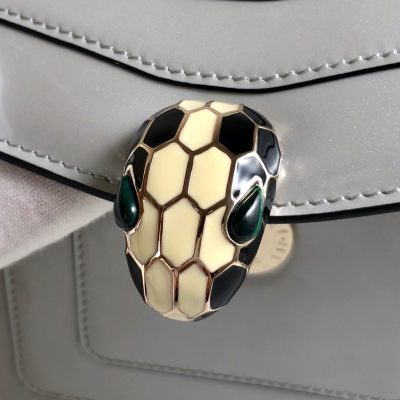 BVLGARI寶格麗 Serpenti Forever系列女包 漆皮蛇頭包 銀色