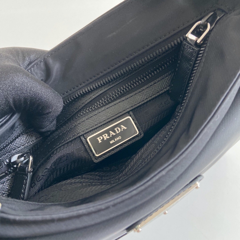 2VH110 Prada 尼龍和Saffiano 皮革斜挎包 三合一男包 黑色
