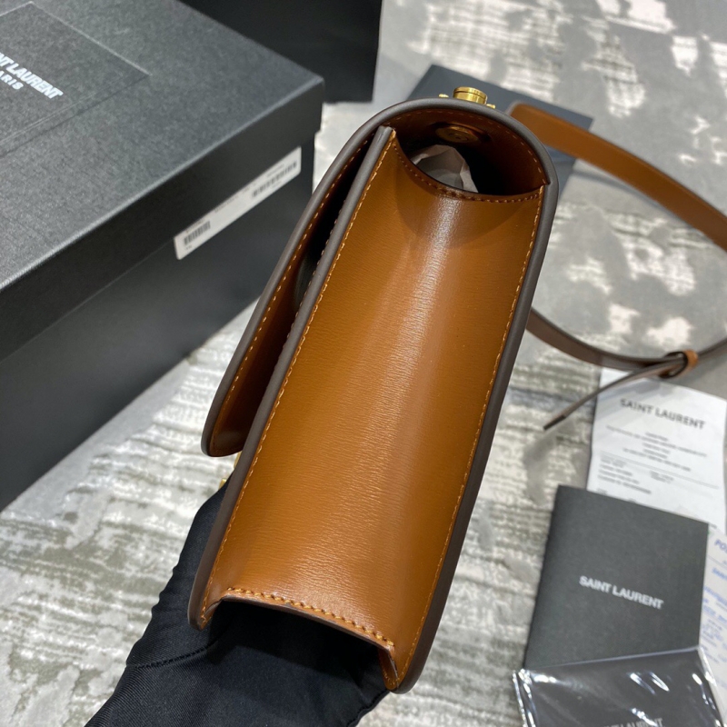 285060 YSL圣羅蘭女包 CARRE光滑皮革肩背包 焦糖色
