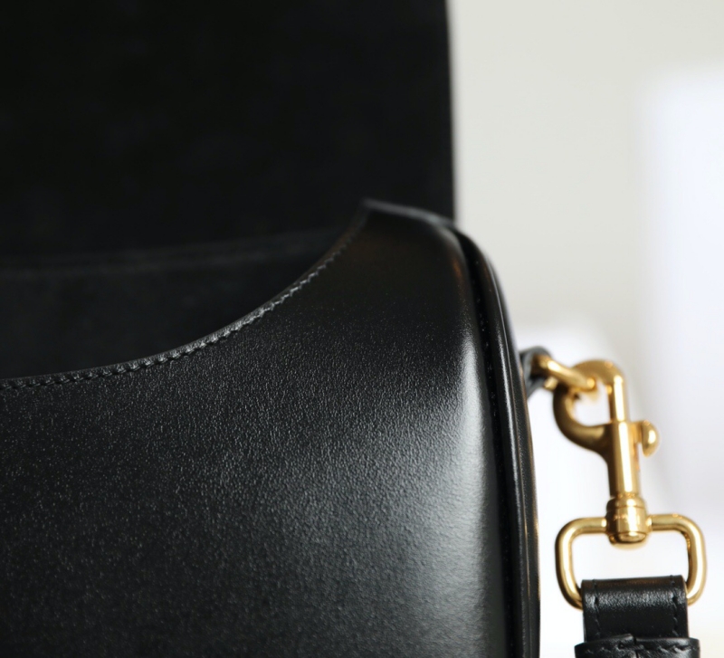 M9319 迪奧 Dior Bobby 中號(hào)手袋 光面牛皮革 黑色