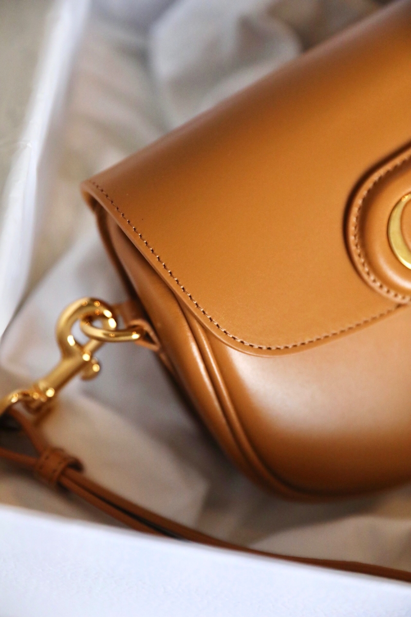 M9319 迪奧 Dior Bobby 中號手袋 光面牛皮革 駝色