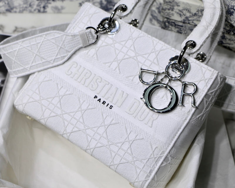 M0565 迪奧Dior 中號 Lady D-Lite 手袋 藤格紋刺繡 白色