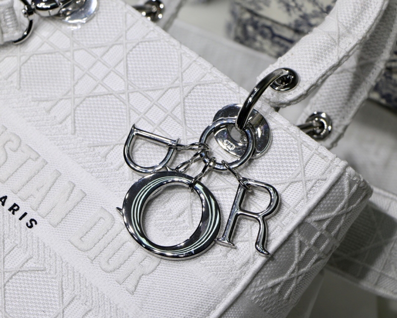 M0565 迪奧Dior 中號 Lady D-Lite 手袋 藤格紋刺繡 白色