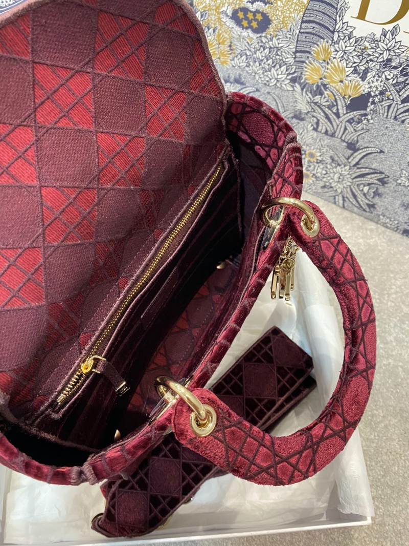 M0565 迪奧Dior 中號 Lady D-Lite 手袋 天鵝絨刺繡藤格紋 酒紅色