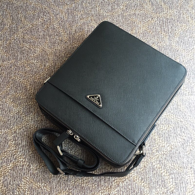 2VH004 Prada普拉達(dá) Saffiano 皮革斜挎包 普拉達(dá)郵差包