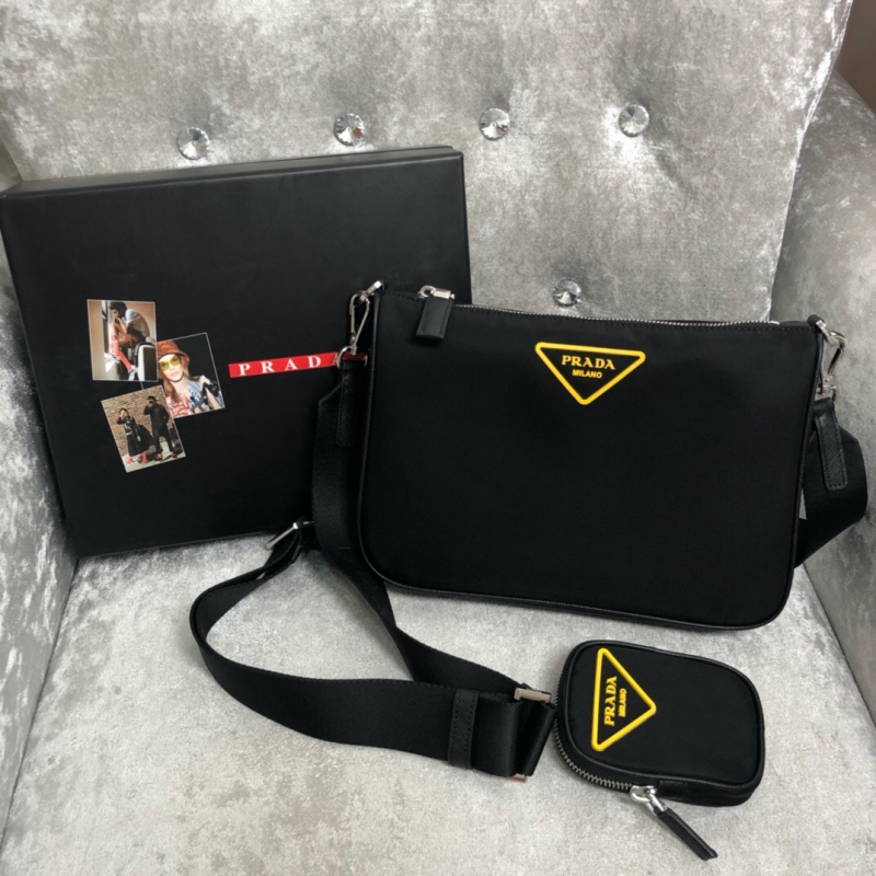 2VH113 Prada普拉達尼龍單肩斜挎包 三合一郵差包 黃色徽標