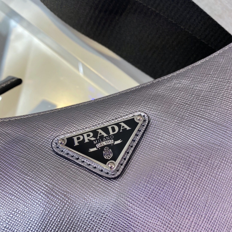 2VH113 Prada普拉達Saffiano 皮革單肩包 三合一郵差包 銀色