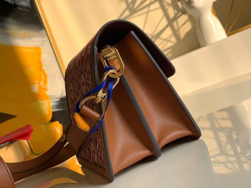 M57172 LV DAUPHINE 迷你手袋 LV1854新款達(dá)芙妮 棕紅色