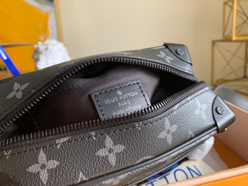 M44735 LV MINI SOFT TRUNK 鏈條包 男士盒子包 黑花