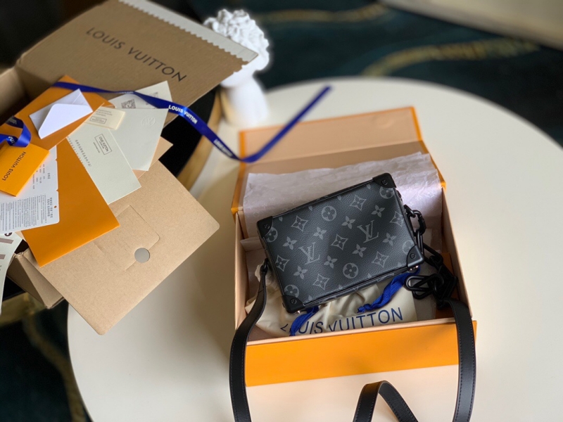 M44735 LV MINI SOFT TRUNK 鏈條包 男士盒子包 黑花