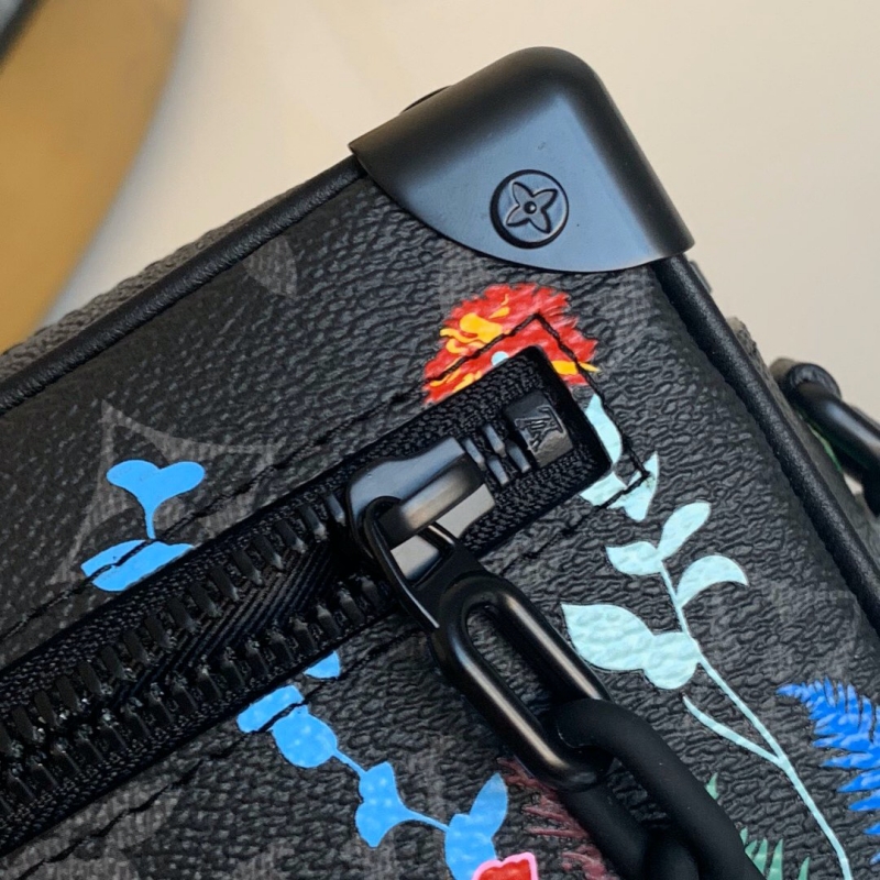 M69072 LV Mini SOFT TRUNK 鏈條包 男士花卉印花盒子包