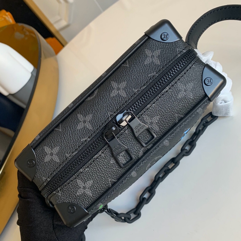 M69072 LV Mini SOFT TRUNK 鏈條包 男士花卉印花盒子包