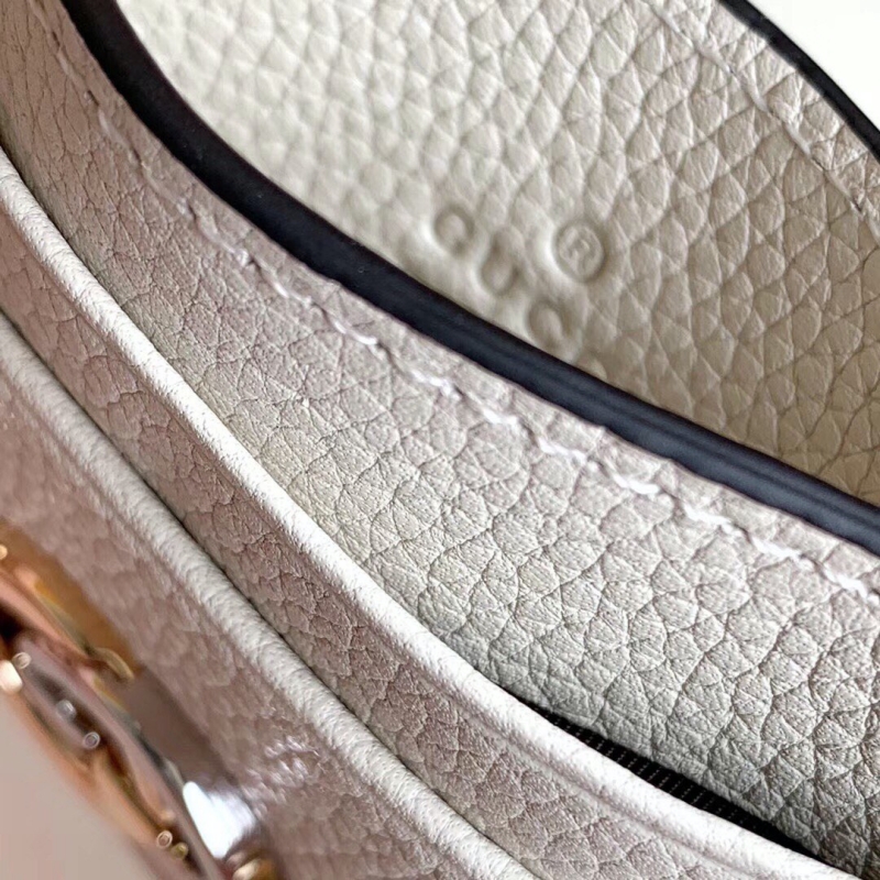 570679 Gucci Zumi系列卡片夾 粒面皮革卡包 白色