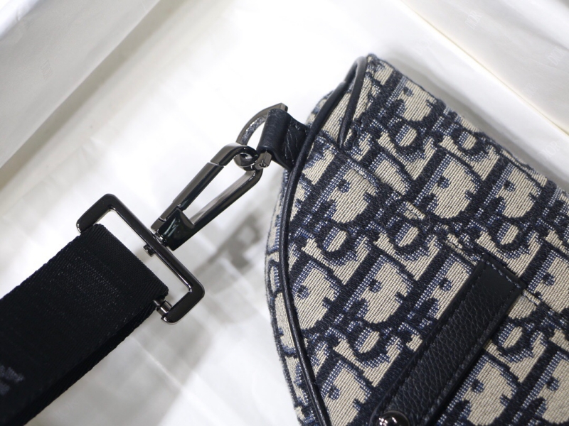 1ADPO Dior 迪奧迷你馬鞍包 米色和黑色 Oblique 印花