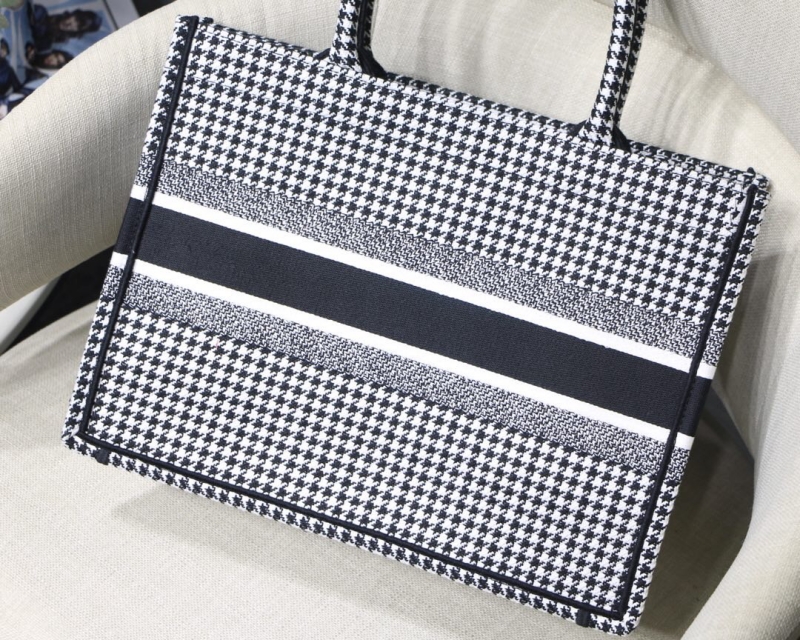M1296 Dior Book Tote 小號手袋 黑白千鳥格刺繡