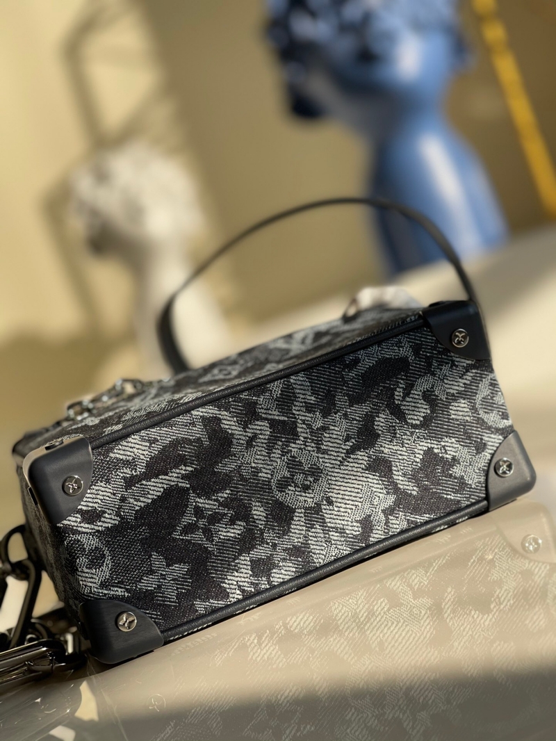 M80033 LV MINI SOFT TRUNK 鏈條包 男士盒子包