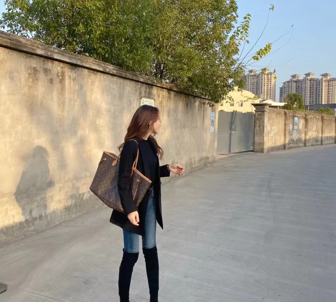 NEVERFULL 大號上身圖