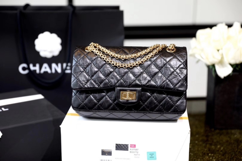 A37586 香奈兒Chanel2.55經典款復古小牛皮與金色金屬 中號黑色