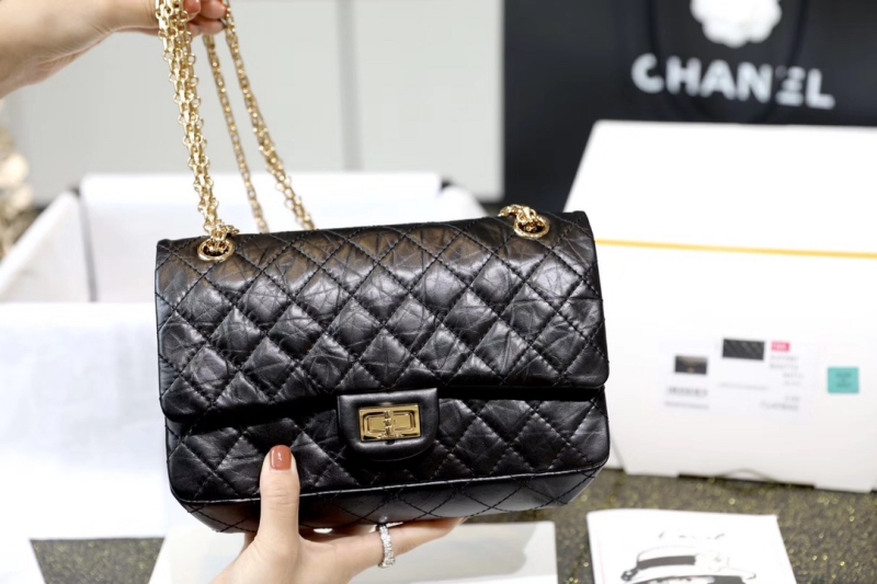 A37586 香奈兒Chanel2.55經典款復古小牛皮與金色金屬 中號黑色