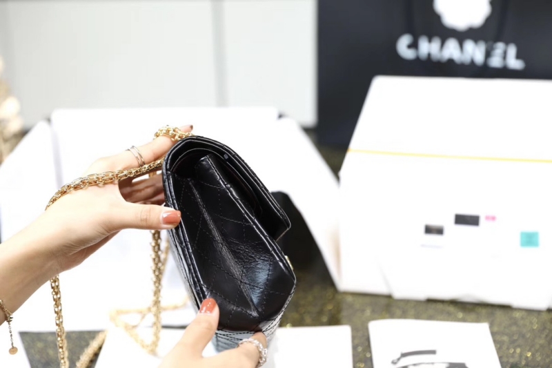 A37586 香奈兒Chanel2.55經典款復古小牛皮與金色金屬 中號黑色