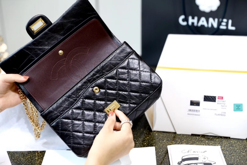 A37586 香奈兒Chanel2.55經典款復古小牛皮與金色金屬 中號黑色