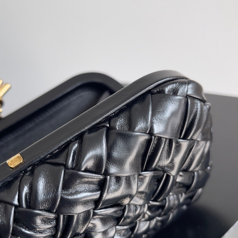 Bottega Veneta 寶緹嘉 Foulard Intreccio編織皮革晚裝包 黑色