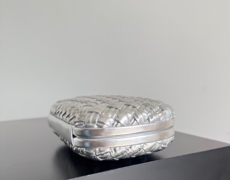 Bottega Veneta 寶緹嘉 Foulard Intreccio編織皮革晚裝包 BV晚宴包 銀色