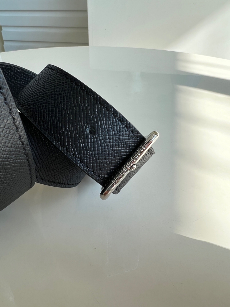 M30811 LV VERTICAL TOTE 手袋 Taiga 牛皮革單肩手提公文包