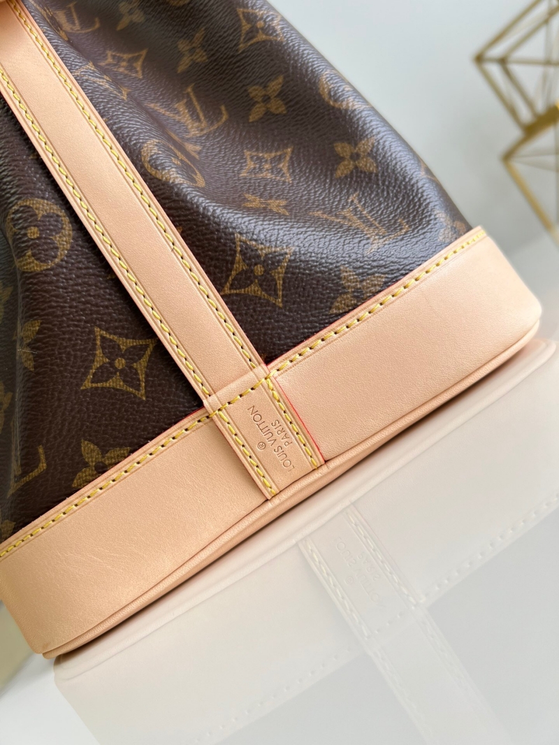 M40818 LV Petit Noe NM 手袋 Monogram 涂層帆布水桶包 中號