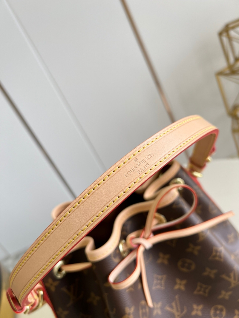 M40818 LV Petit Noe NM 手袋 Monogram 涂層帆布水桶包 中號