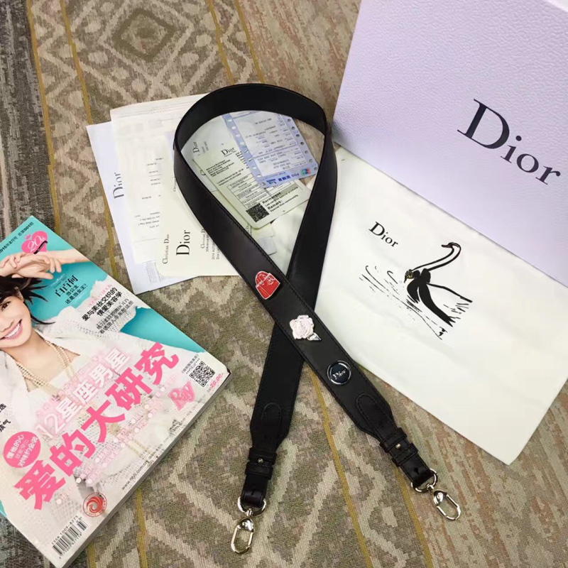 M0532OCAL M900 Dior “LADY DIOR”黑色小羊皮手提包 2017新款徽章戴妃包 黑色
