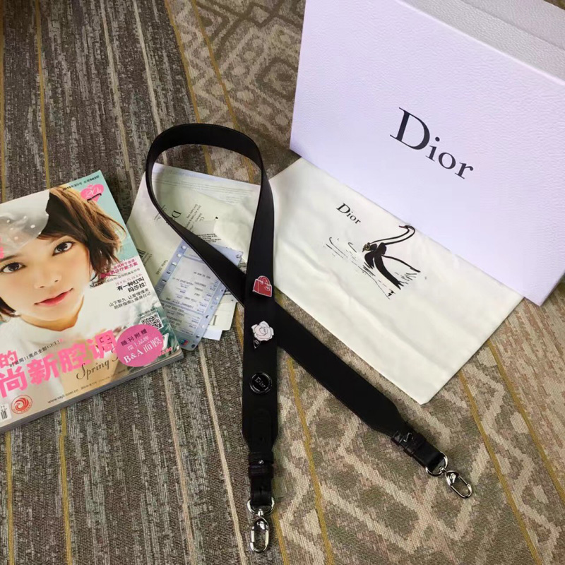 M0532OCAL M900 Dior “LADY DIOR”黑色小羊皮手提包 2017新款徽章戴妃包 黑色