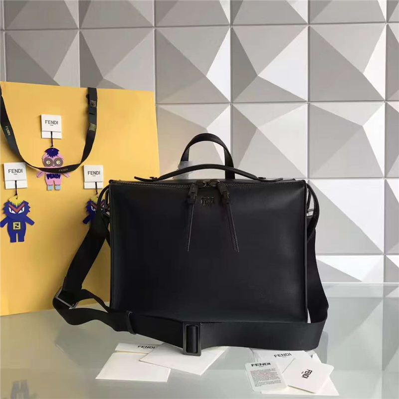 FENDI 手提包斜挎包 純手工 愜意從容 重新定義潮流新風尚