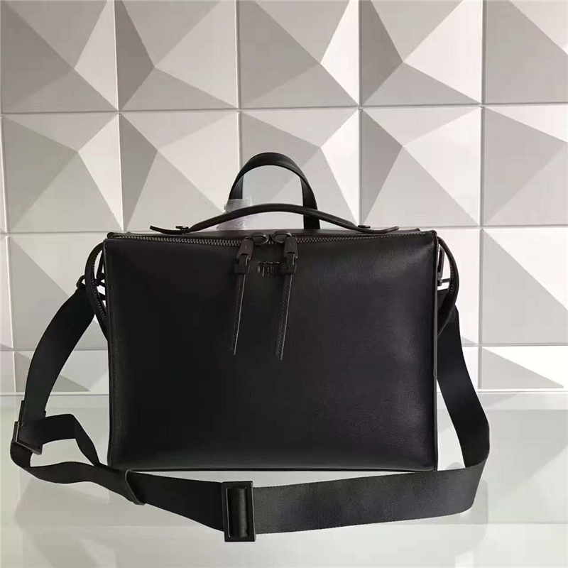 FENDI 手提包斜挎包 純手工 愜意從容 重新定義潮流新風尚