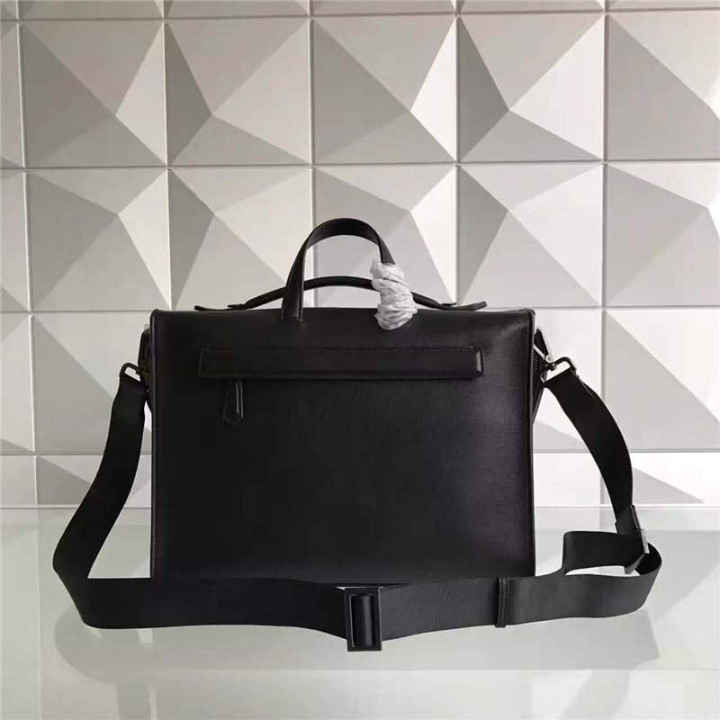 FENDI 手提包斜挎包 純手工 愜意從容 重新定義潮流新風尚