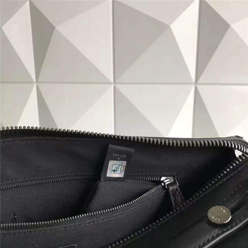 FENDI 手提包斜挎包 純手工 愜意從容 重新定義潮流新風尚