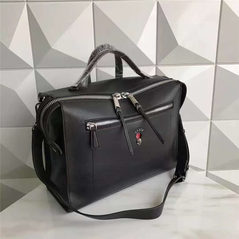 FENDI 芬迪 2522 灰色小牛皮 不對稱提手 方形肩背包