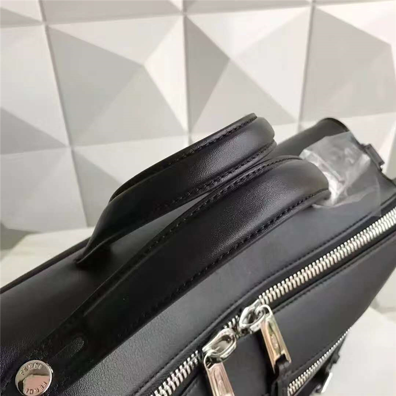 FENDI 芬迪 2522 灰色小牛皮 不對稱提手 方形肩背包