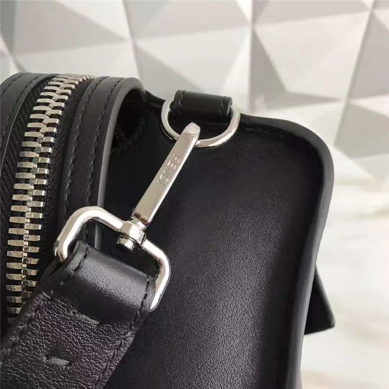 FENDI 芬迪 2522 灰色小牛皮 不對稱提手 方形肩背包