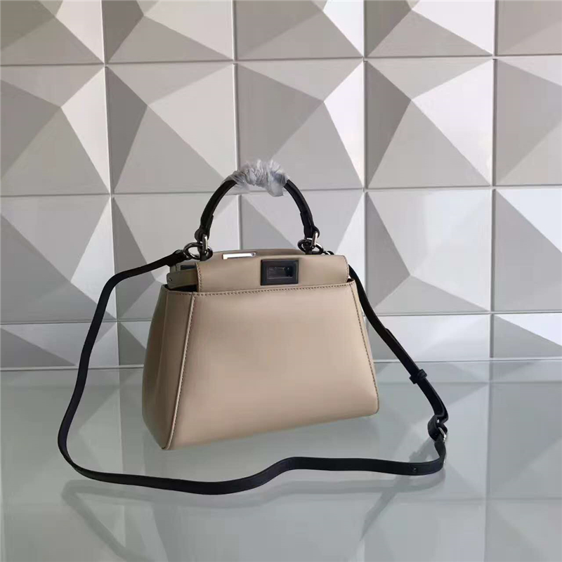 2590 FENDI 芬迪 拼色軟羊革 手提包 藍色內袋 金屬配件 米色