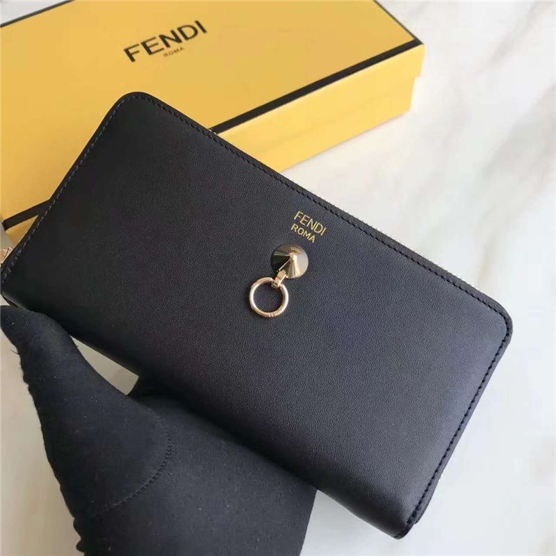 Fendi 芬迪 0212 2017年最新設(shè)計小牛皮拉鏈長夾 金屬環(huán) 黑色