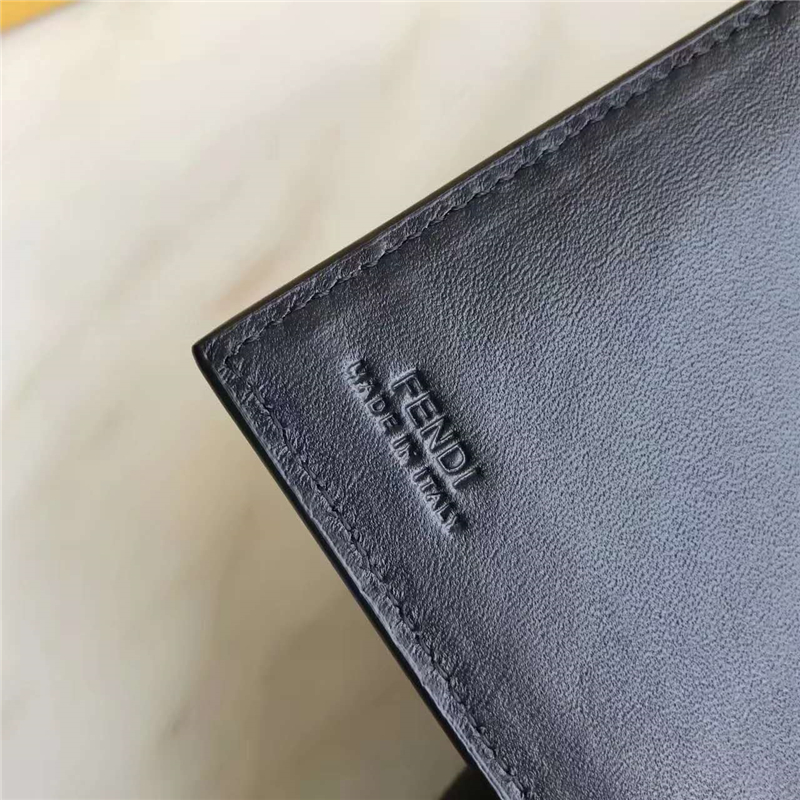 Fendi 芬迪 0383 2017年最新設計柔軟平紋小牛皮中夾 金屬環 黑色