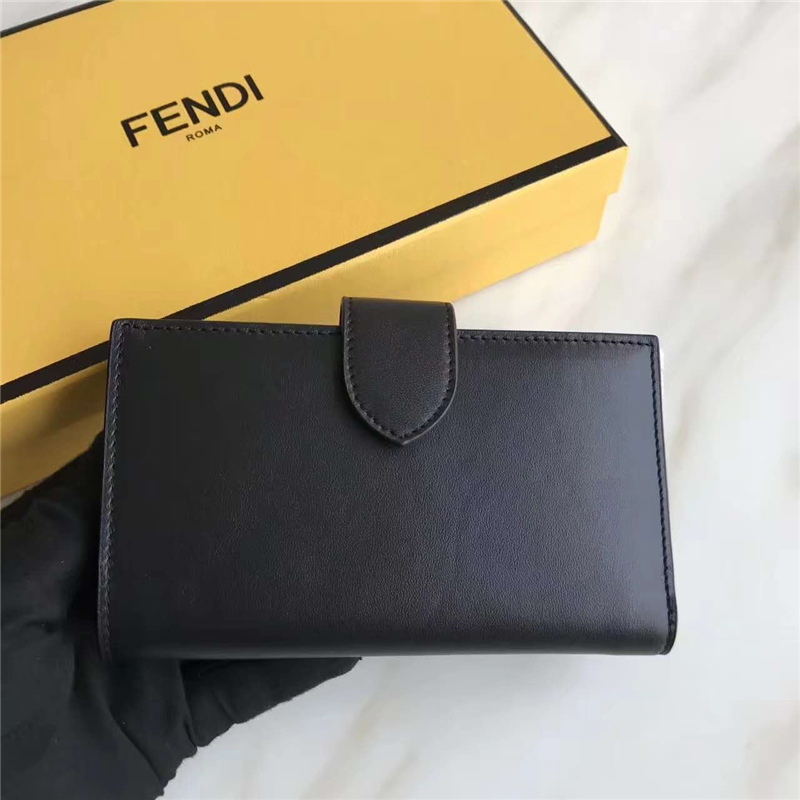 Fendi 芬迪 0383 2017年最新設計柔軟平紋小牛皮中夾 金屬環 黑色