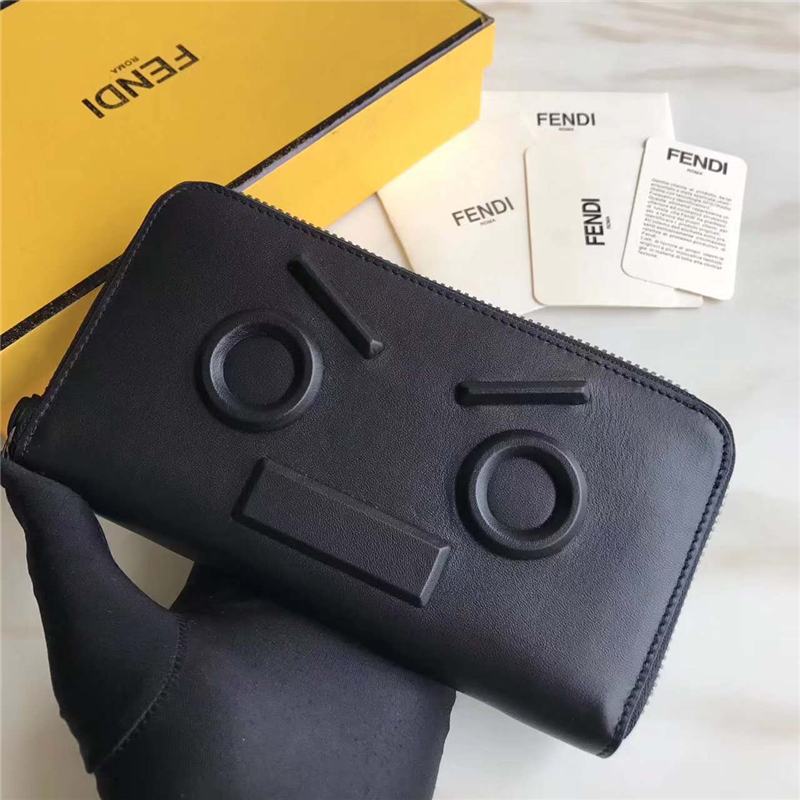 FENDI 芬迪 2017新款 face浮雕同色貼花 三面拉鏈皮夾 啞光黑