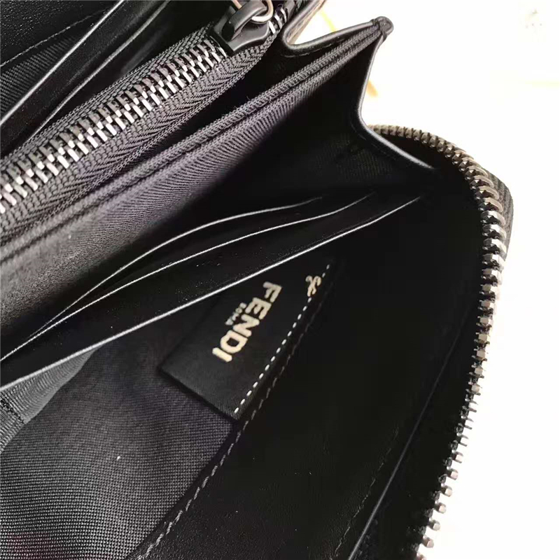 FENDI 芬迪 2017新款 face浮雕同色貼花 三面拉鏈皮夾 啞光黑