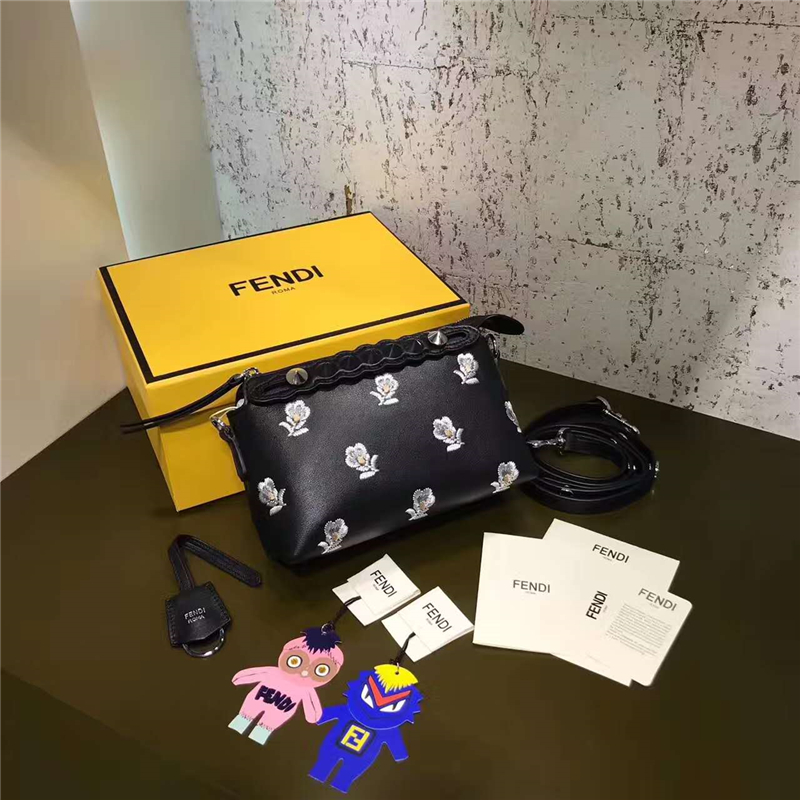 Fendi 芬迪 2017新款 By The way Mini 刺繡女士手提挎包 黑色