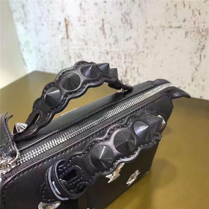 Fendi 芬迪 2017新款 By The way Mini 刺繡女士手提挎包 黑色