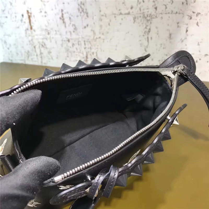 Fendi 芬迪 2017新款 By The way Mini 刺繡女士手提挎包 黑色